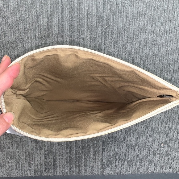 Coach Signature Stripe Tablet Ipad Sleeve Khaki White Canvas Jacquard F61716 - Picture 9 of 10